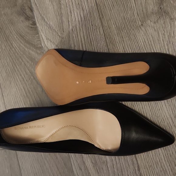 Pointy toe shoes - Picture 2 of 2